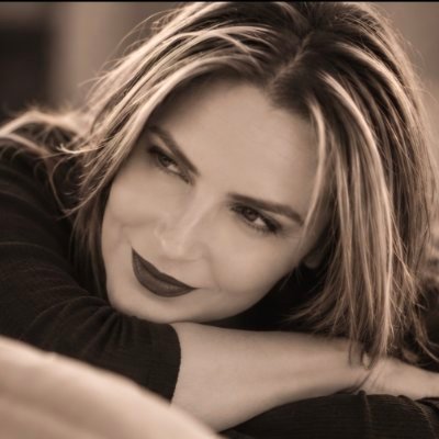 Máster en Dirección de Comunicación Corporativa | Licenciada en Producción de Medios con énfasis en Radio y Televisión | Asesora Estratégica de Comunicación