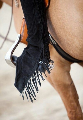 HaileeMarie2132's profile picture. Chasing my dreams to become a singer, writting songs to help people relate to myself(: