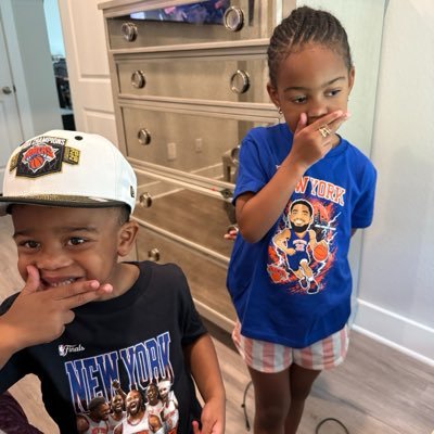 Average Anomaly. Celina’s y Javi’s Pops. Latin-Caribbean kid from Queens. #QGTM #NYK #NYG #NYY #NYR