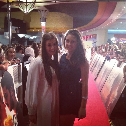 I am an aussie girl who has a big dream; met JB 5/5/11 met zac efron 12/4/12!!   Instagram claudiaborrelli!