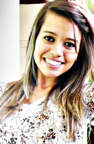 POUCOS me conhecem,poucos sabem da minha vida! Ninguém sabe o que eu sinto! E se pensa que
me entende, me conhece, está enganado! Não conhece meus sentimentos!