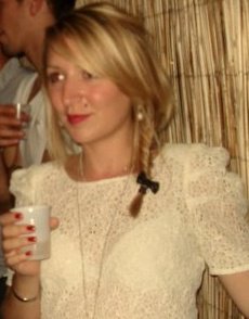 AnaisDEMOUSTIER's profile picture. 