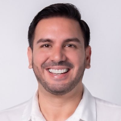 Papá de Gio y Fran 🧒👧🏻
Educador de Vocación.
Presidente Consejo Participación Ciudadana y Control Social.

¡Ser más para servir mejor!

#Cpccs #BSC 💛💙♥