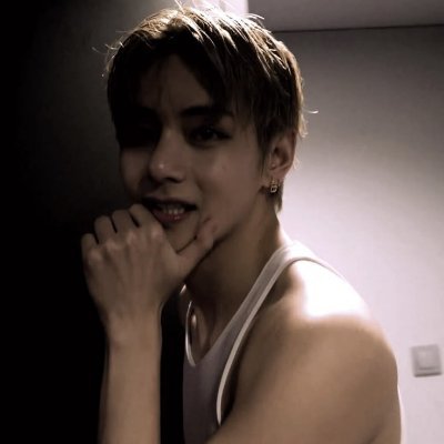 ᅠᅠheavy flirtings, sext. dni, block if uncomfortable. 🔞
sporadic replies. lewd contents.
ᅠ