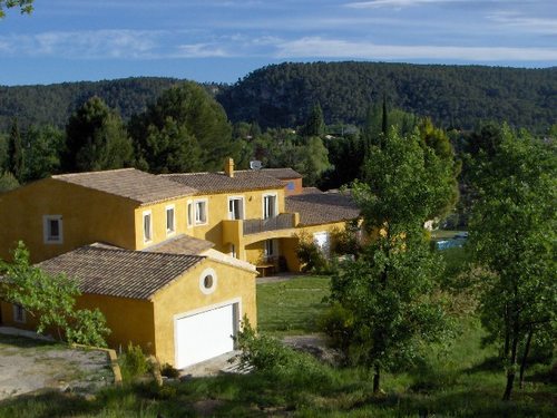 oasisweekend's profile picture. Valérie et Olivier sont heureux de vous accueillir dans l'Oasis , leur Maison d'Hôtes de type Néo-Provençal, située à Salernes dans le Var