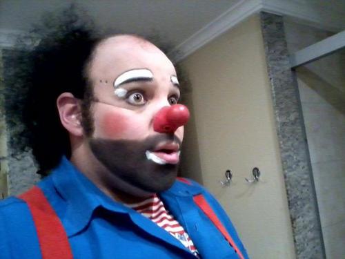 és unico
és presente
a
humanidade sem eu é humanidade
mas sou sim um diferencial
pelo menos pra alguem!!
hehehe