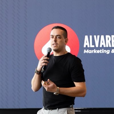 Mtr. Marketing Deportivo y Neuromarketing. Director de @AlvarezLat_MKT, @SantoLifestyle, @miraitvuy Docente y Speaker. Gte.Mkt y jefe de prensa de @RENTISTASSAD