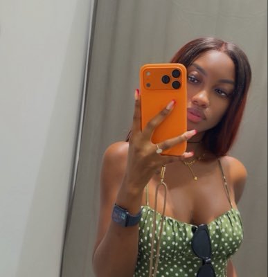 Self_love_ Energy, co- founder of sunshine events. Caractère piquant avec un grain de folie🇨🇩🇨🇲—-welcome