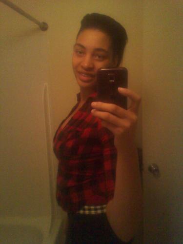 WELL LET ME START BY SAYN MY NAME IS SADE SHA'QUINN PITTS N I HAVE A HANDSOME ASS SON NAMED RA'ZOHN DAVOUGHN MARCELL PITTS N THAT ENOUGH INFO FOR YA NOISEY HOES