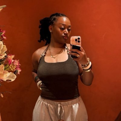 la locksée lesbienne qui tatoue là🪸🥥🦦💕