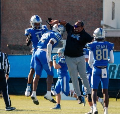 Linebackers Coach 
@BrevardF5 College
 IN✈️AZ✈️CA✈️NC
JUCO Product
USMC Retired
@weareAFCA|@NCMFC1|@Soldier2sidelin