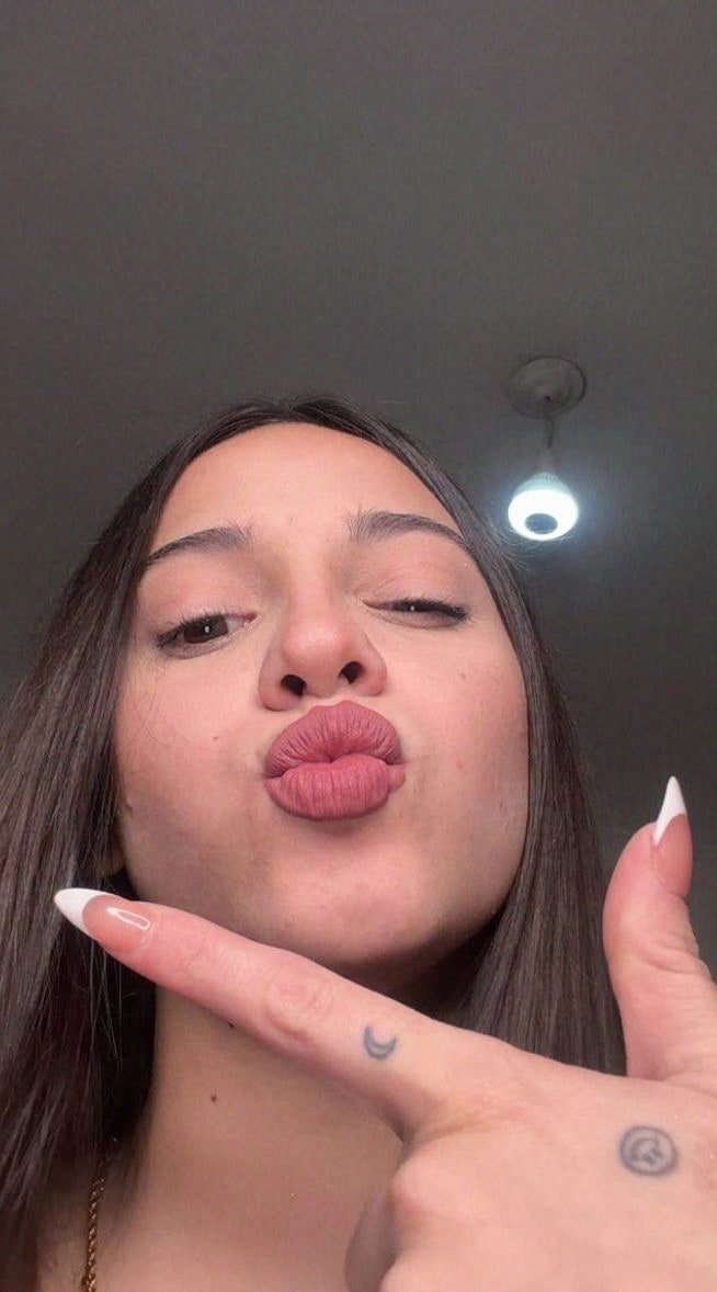 here for good company n my favorite people 📸 • dms on, test them — i reply