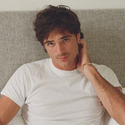 NOT REAL ⸻ Jacob Elordi.