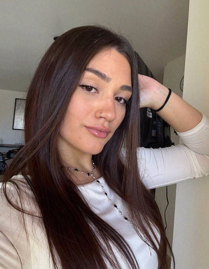 enjoying little snapshots n someone who gets me 🤍 • dms open, try me — i reply