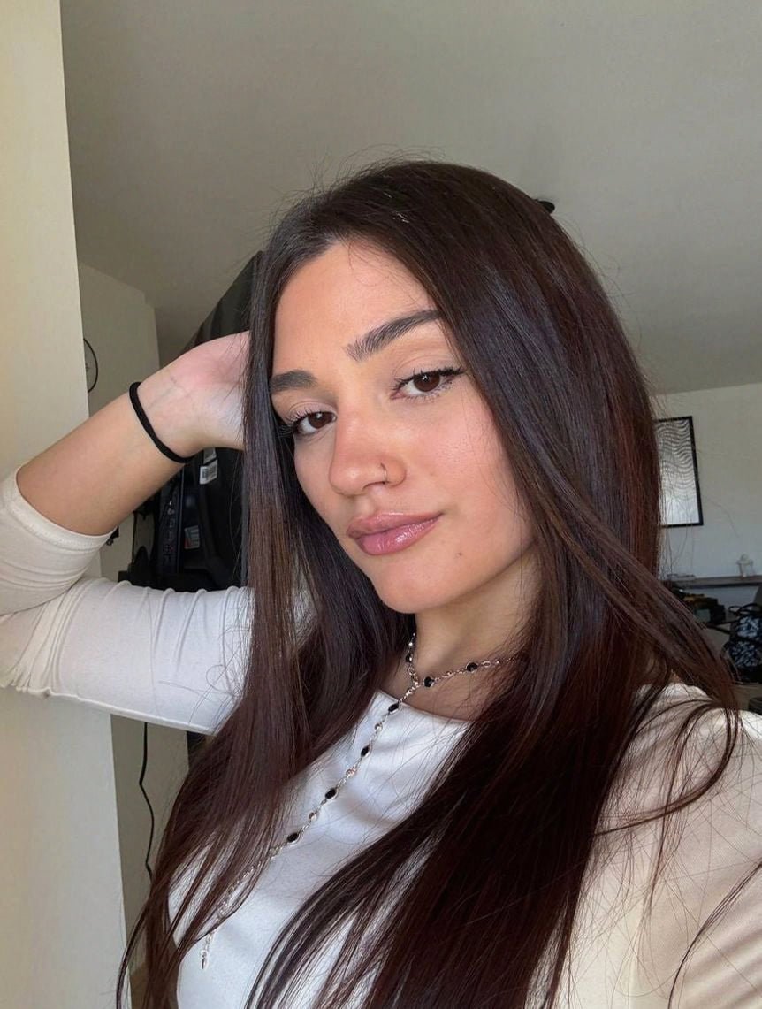 enjoying little snapshots n someone who gets me ✨ • dms open, try me — i reply