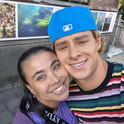Dutch girl with Indonesian Roots. HUDGE BSB & SOULIDIFIED FAN ☺. Love's INDONESIAN FOOD. BIG Q-music fan.Favo Dj : Stephan Bouwman
