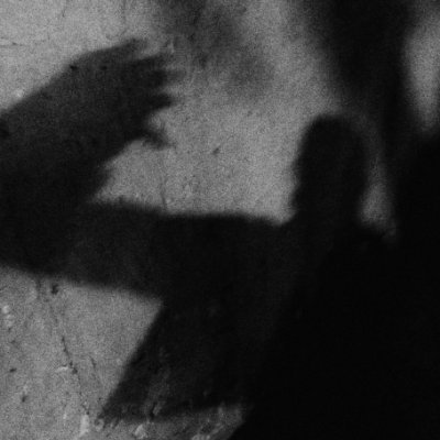 25.
prieto en aprietos.
juegos, video.
corpse pose.