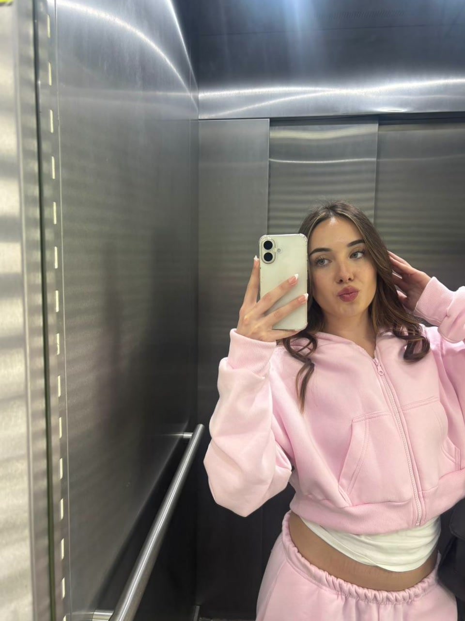 Drop into my DMs, don’t be too shy 🌟