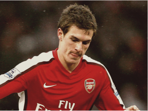 Fans of Aaron Ramsey, wearer of the number 16 at Arsenal FC and captain of the Wales NT, let us unite! \o/