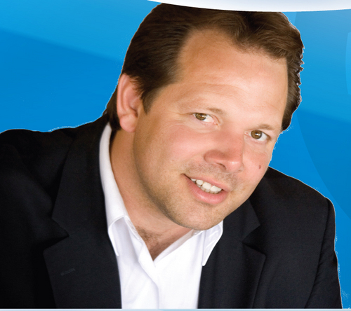 Entrepreneur mentor to men & women worldwide, helping them grow businesses that create extraordinary incomes and lives.
