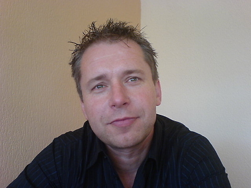 EduardBos1's profile picture. Duizendpoot, getrouwd met Inge, vader van 3 kinderen in bezit van een koninklijke onderscheiding.
werkzaam bij Nederlands grootste werkgever.