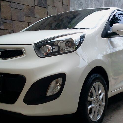 rezzakarmensa's profile picture. 