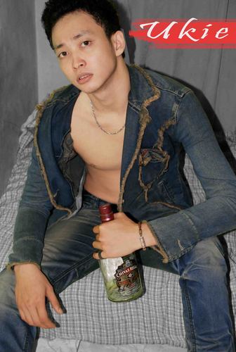 UkieAura's profile picture. Official Twitter Ukie Aura.
Drumer di Aura Musik Studio