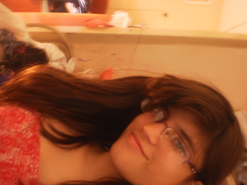 , Meu nome é Vanessa, amo música, sair, dançar, mas as vezes prefiro ficar em casa curtindo minha família.
Sou bem extrovertida, amo risadas, amo a vida.....!!