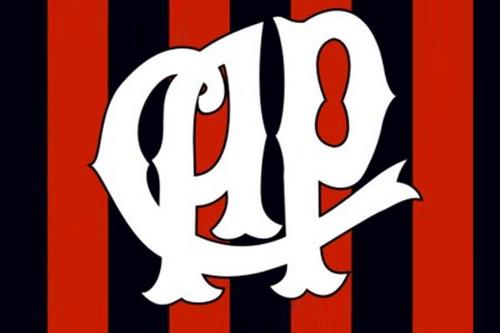 Amo futebol, pizza e praia. Não necessariamente nesta ordem. Pai e professor.