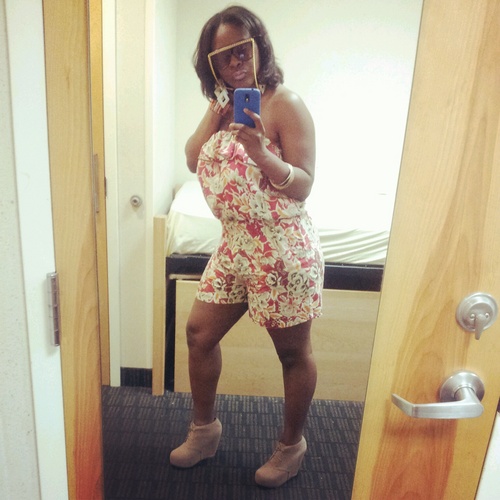 candy_kisses07's profile picture. IMA [[NAVY]]GURL!! ALSO A SPORTS FANATIC!! HAWKS/FALCONS! ♥♥ IT'S A BLESSING IF U KNO ME!! NUFF SAID..♥♥ SO FOLLOW ME!:)