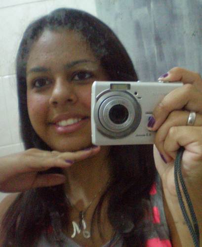 Vc num tem quê gostá de mim, é só calar a boca e respeitar ';)
1bêijo pra qem gosta de miim ;*
e 3 pra qêm nãao gosta ';))