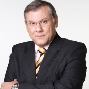 FC_Milton Neves / Jornalista Profissional Diplomado, Publicitário, Empresário, Apresentador esportivo de rádio e TV e pioneiro em site esportivo no Brasil.