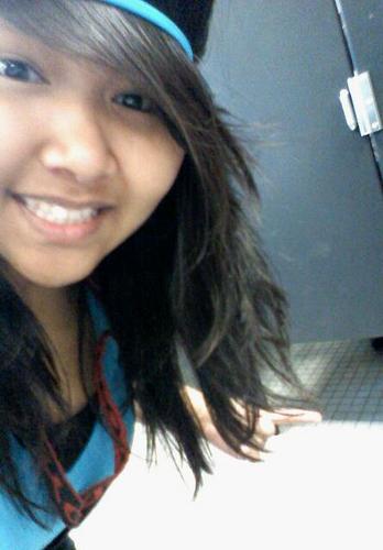 I rap, I sing, I make people laugh. Cambodian & Chinese. I'm a just another hopeless romantic teen. Get to know me?