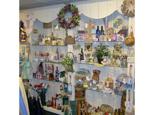 The Yellow Daisy 117 Main St 732-612-3800 A Craft Show Everyday!
