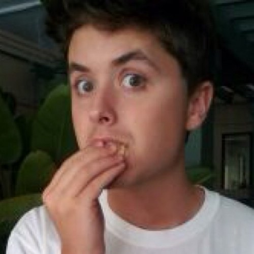 PipsEyebrows's profile picture. I've been chillen on Pips face for 20 amazing years. I don't think anyone Loves Pip as much as his me, his eyebrows ;)