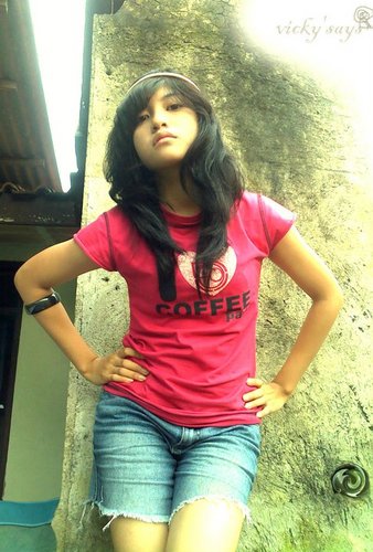 dhellass's profile picture. NO MONEY NO KULIAH NO DONK ~(‾⌣‾~) (~‾⌣‾)~ *\(´▽`)/*