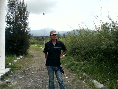 zipunk1's profile picture. happy happy happy