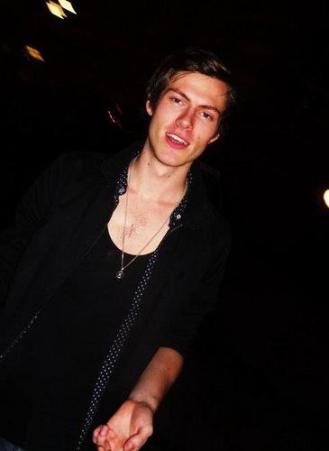 EdWhitman1's profile picture. You don't know what you want. @badnamesuk