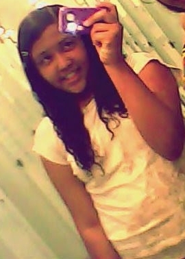 - A gαtiinhα dos cabeloos 'Escuros'
♥ Que trαz juntoo de sí muiito amoor ~/
- A pequenα priincezα cheiiα de amiigoos'