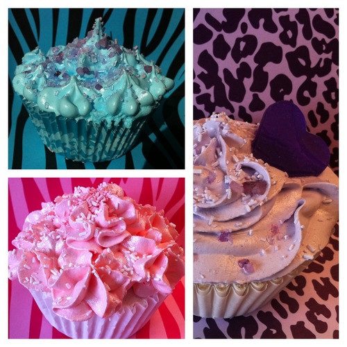 Homemade bath fizzies shaped like cupcakes! Visit http://t.co/6EM7CrAMis for prices and availability