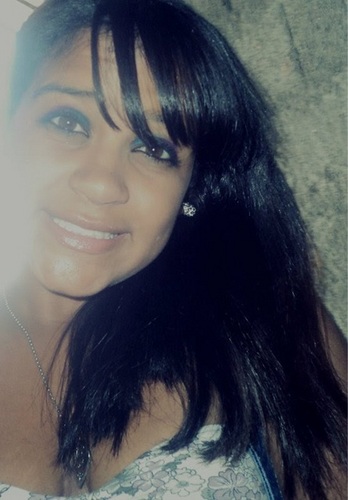 -12 anos; Canceriana do dia 22/06; Faladeira;Chorona;Chata;Ironica;Boba;Ciumenta;Possessiva;Orgulhosa muito prazer essa sou eu ((: