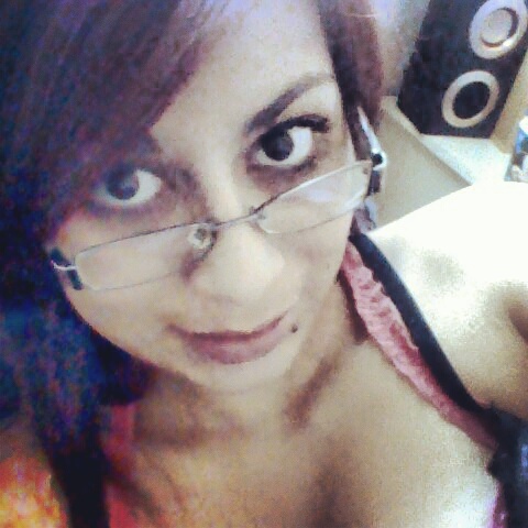 mommysquats27's profile picture. Mother of two beautiful souls 👭 
And Wife of a King👨
fitness is a passion  💪
A Queen that wears her crowded very high 👑💨
#pursuitofhappiness