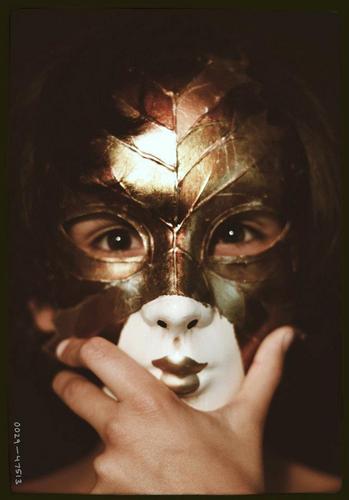 Dualita's profile picture. Mil personas viven dentro de ti? entonces dejalas libre y expresa lo que sientes