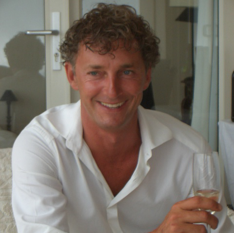 reiniervv's profile picture. Living life in Cape Town....building social entrepreneurship programmes, sport and my friends