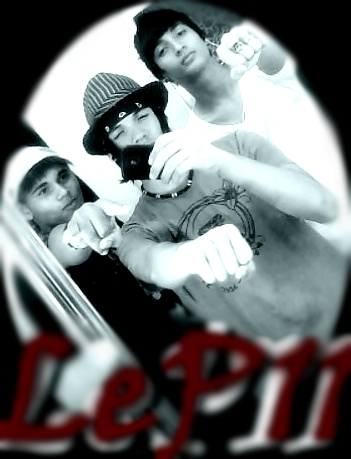 TT feito para divulgaçao da Banda LeP11 TT Official da banda @BandaLeP11 - quem poder seguir pra dar um força !