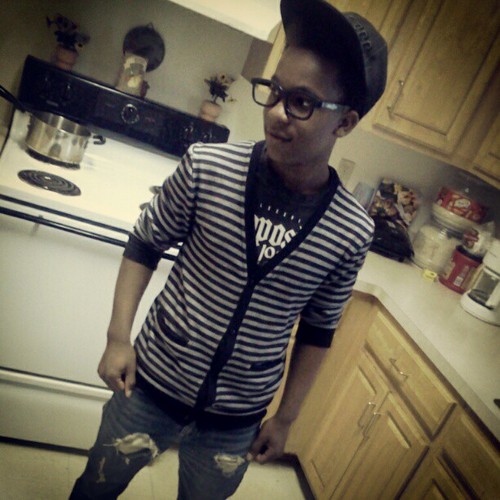 #team light skin follow my instagram @ omgitskd #team follow back