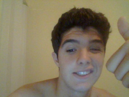 http://t.co/mmiCc1kVv4 olha awe Videos dos meu amigos (L)