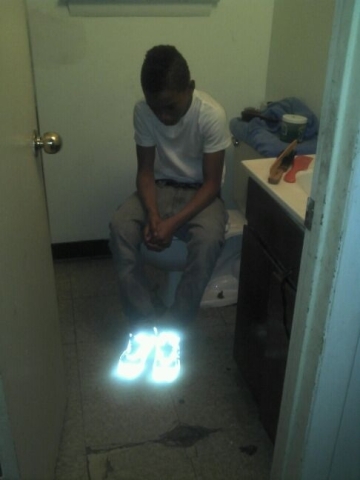 @Bre_Daddyyy Has Been Here Follow MyyBestFrienn Diq nd follow my sistahh @dajunay22