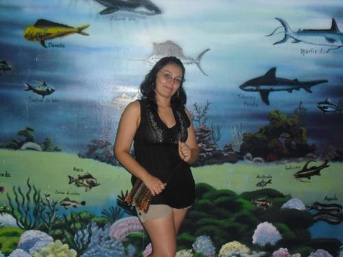 petitepelusa's profile picture. The one who does not look for you, does not surprise you, the one who does not surprise you, does not love you, the one who does not love you, does not deserve