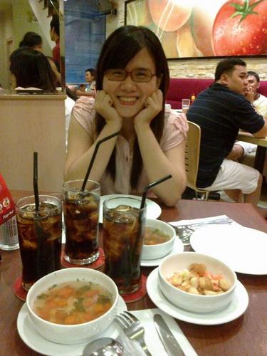 KristinDamadi's profile picture. motohidupkuKt tdk bs sukses kalau hanya memikirkan apa yg akan kt perbuat.